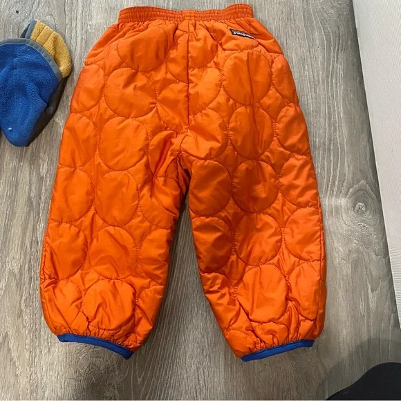 Patagonia and North Face Cozy Bundle, Reversible Jacket and Quilted Joggers - Picture 4 of 15